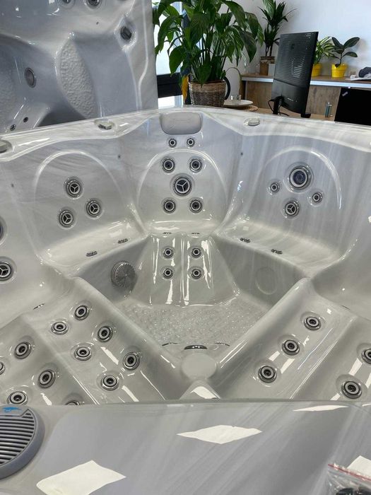 Całoroczne Jacuzzi Ogrodowe Montpellier Holenderskiej Marki