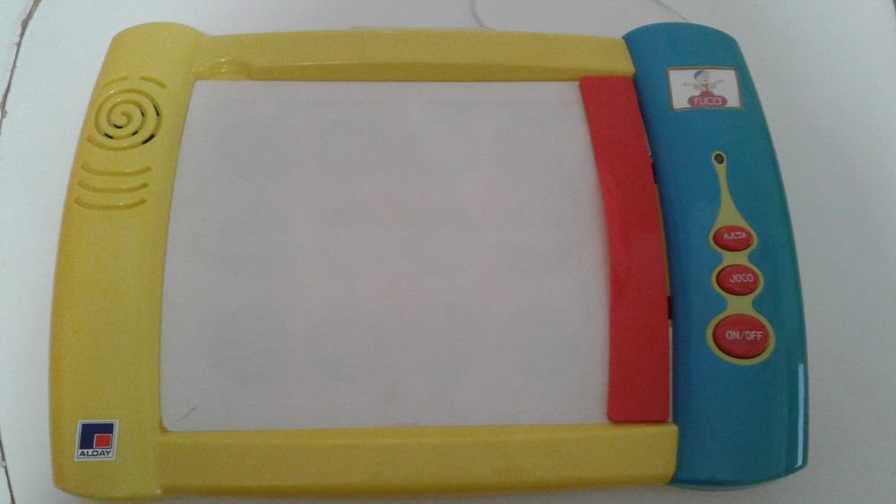 Jogo interativo do Ruca para aprender Inglês com 18 cartões