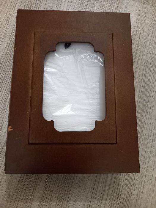 Album na zdjęcia w formie drewnianej księgi skrzynki