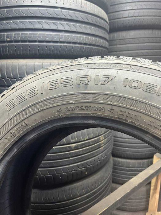 225/65 R17 Nokian пара зима