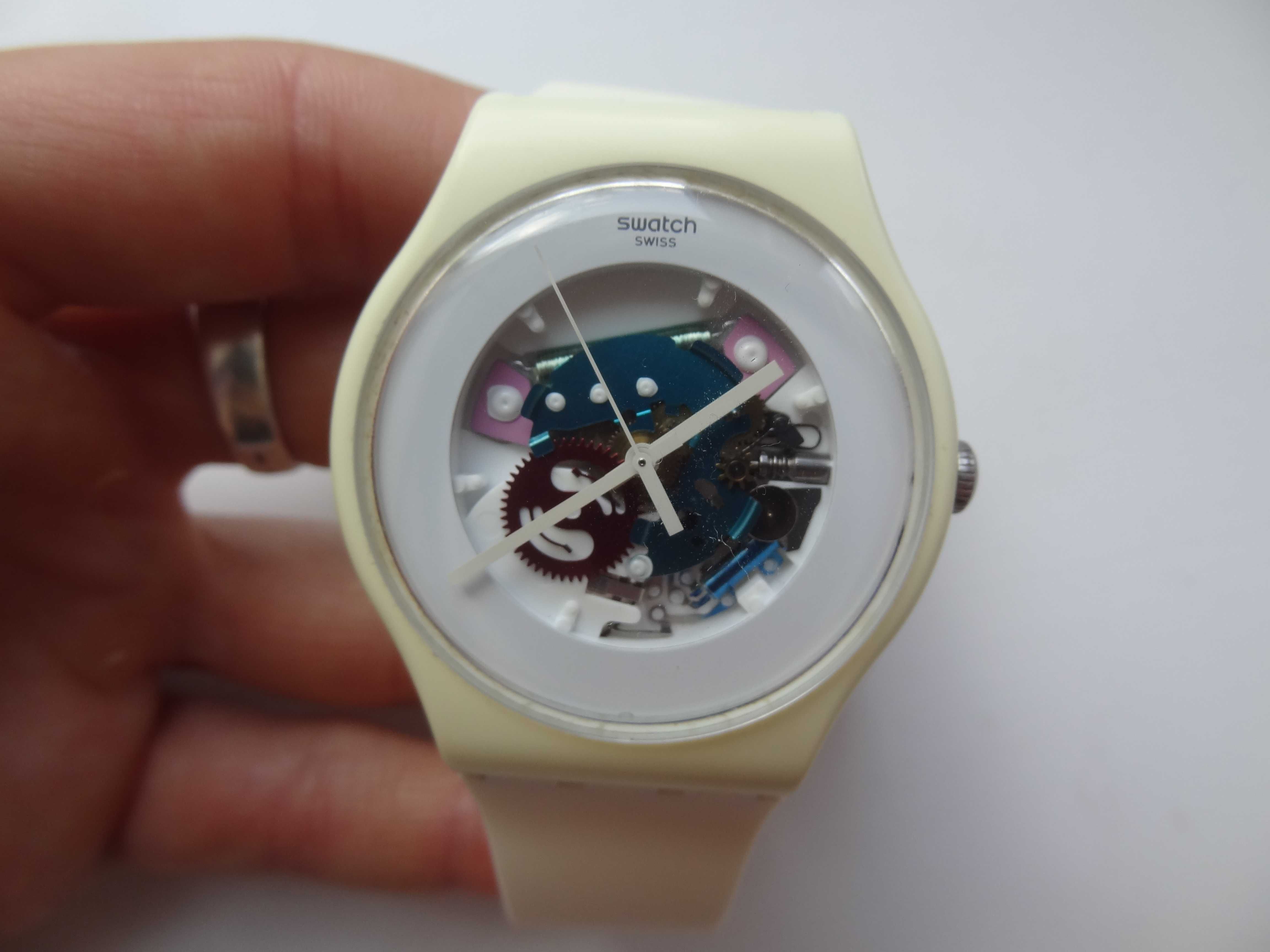 Часы годиник Swatch унисекс New Gent White Lacqued SUOW100