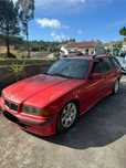 BMW 318 vermelho