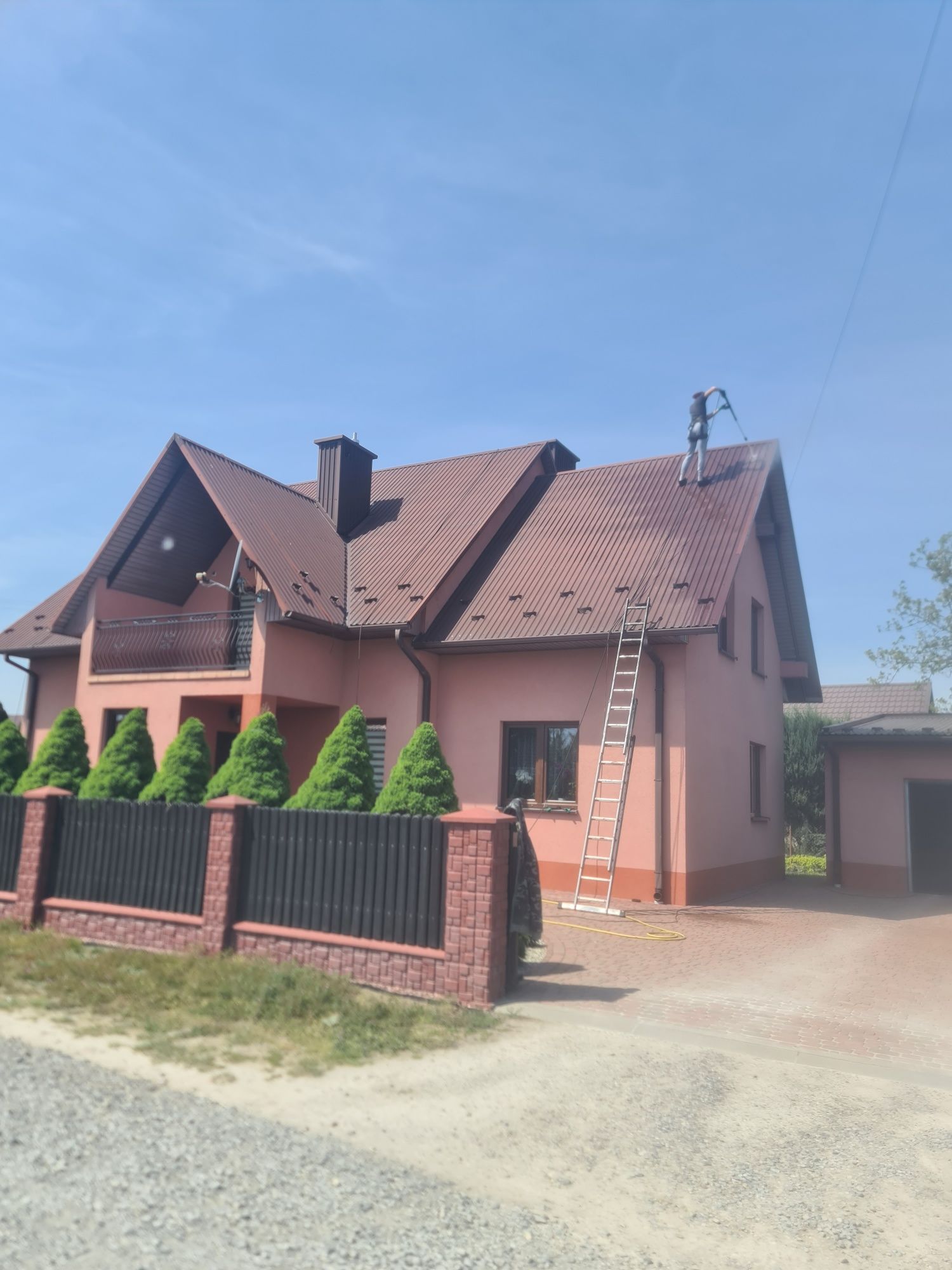 Malowanie dachów i Elewacji