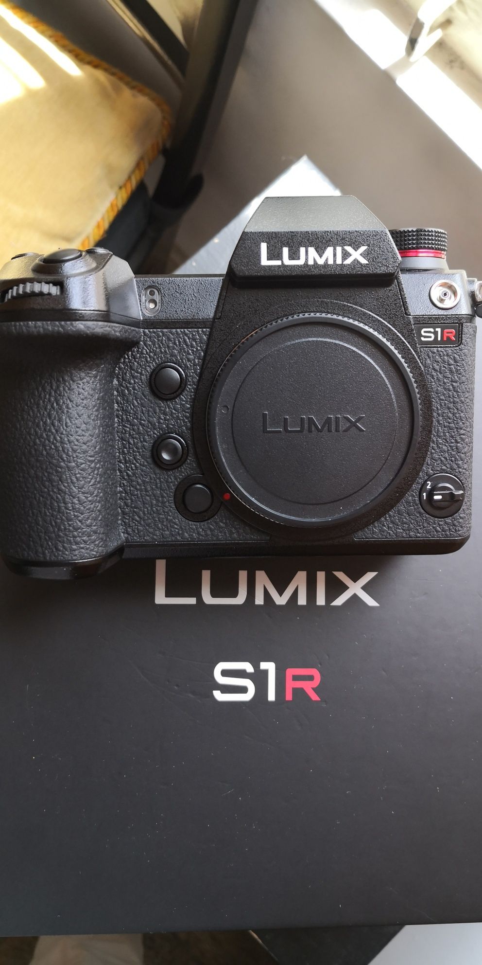 Panasonic Lumix DC-S1R 47mp
