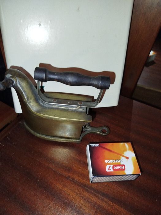 Ferro de engomar antigos