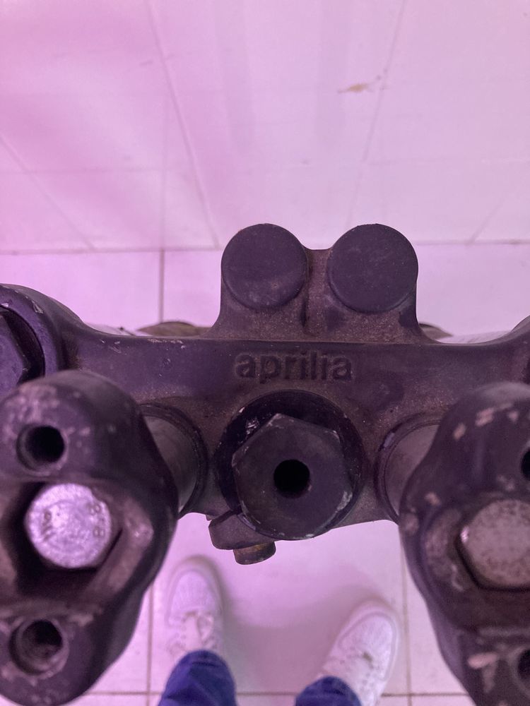 Suspencao aprilia etx tuareg