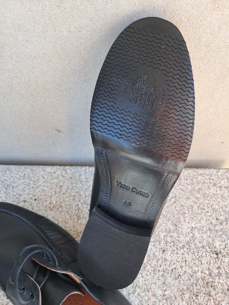 Sapatos homem em couro