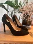 Zamszowe szpilki Prima Moda 37
