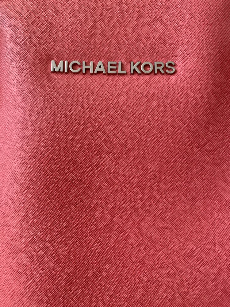 Michael kors jet set travel