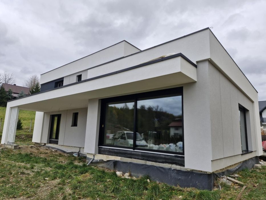 Elewacje, Ocieplenia .Docieplenia .Podbitki dachowe, Mycie,malowanie .