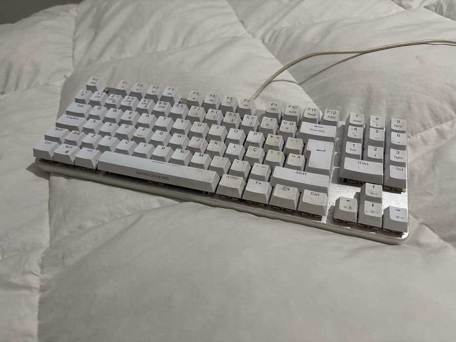 Pc (Torre) i510400f, gtx 1650 super, 16 gb ram, 500 gb