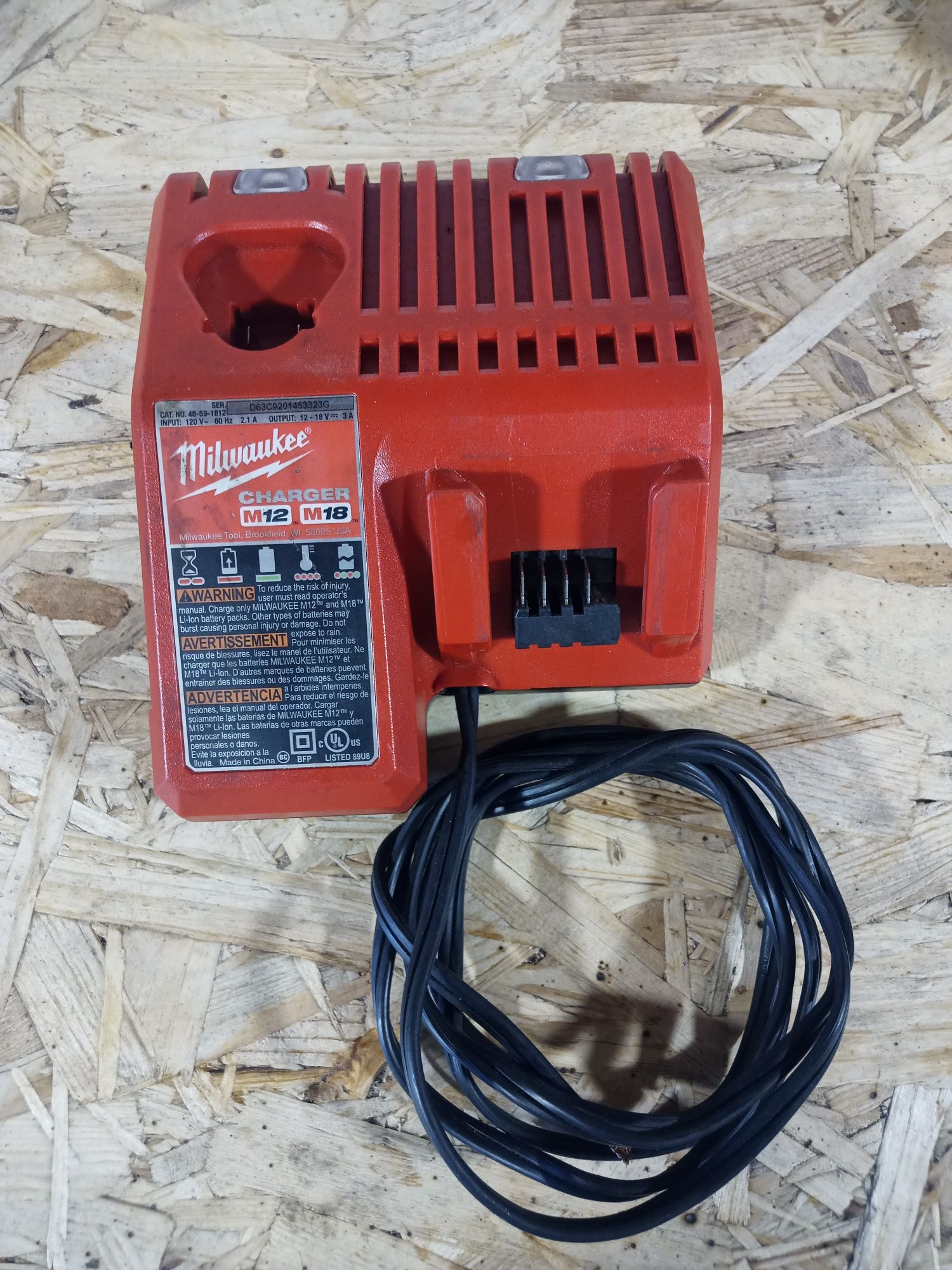 Carregador milwaukee 120 volts