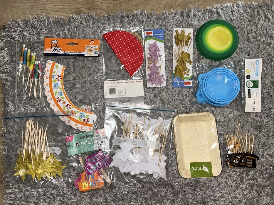 Duży zestaw foremki, patyczki ozdobne, foremki na babeczki