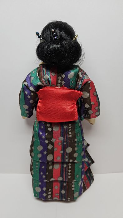 Вінтажна азіатська порцелянова ляльк. Статуетка. Фарфор. Лялька.