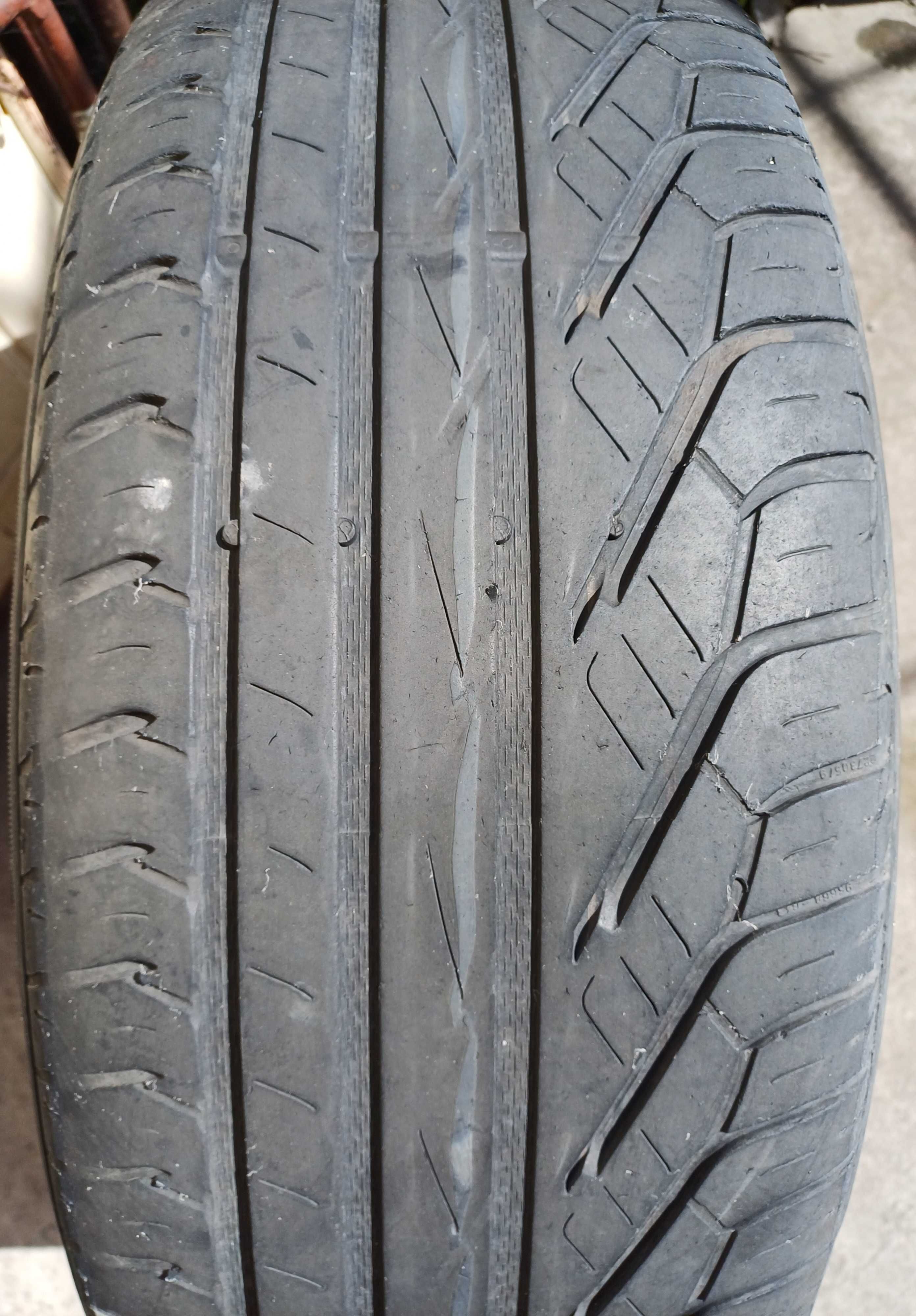 Летняя резина 235/60 R18 на легкосплавных хромированных дисках