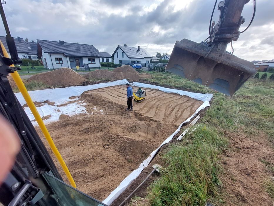 Budowa dróg Rozbiórki budynków Roboty ziemne Sendom Niwelacja Stawy