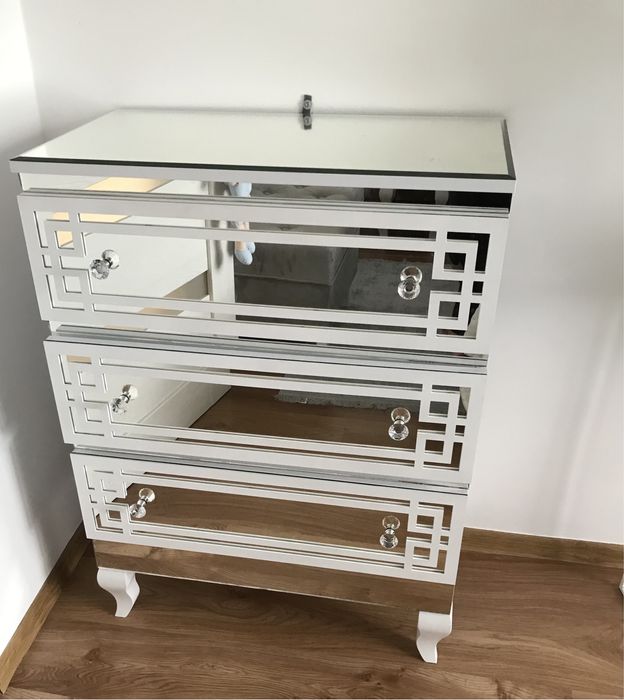 Komoda plus 2 szafki nocne