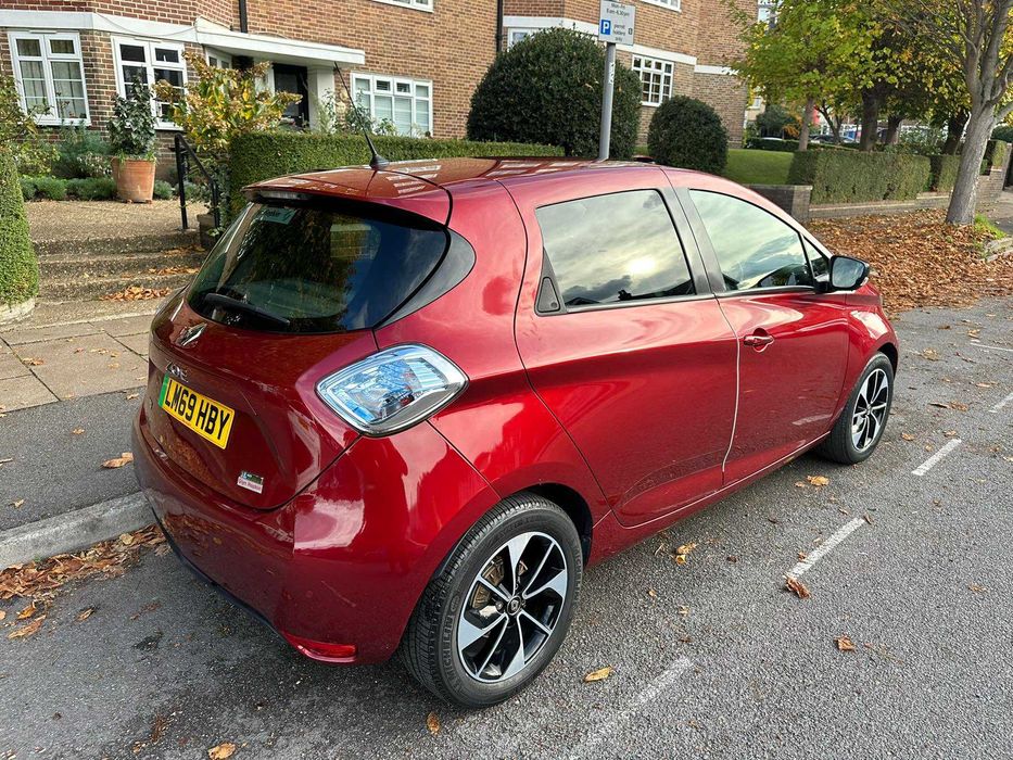 Renault Zoe 2019 40 кВт Правий руль розмитнена в Україні.