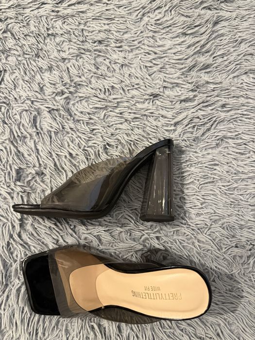 Босоніжки шльопанці prettylittlething