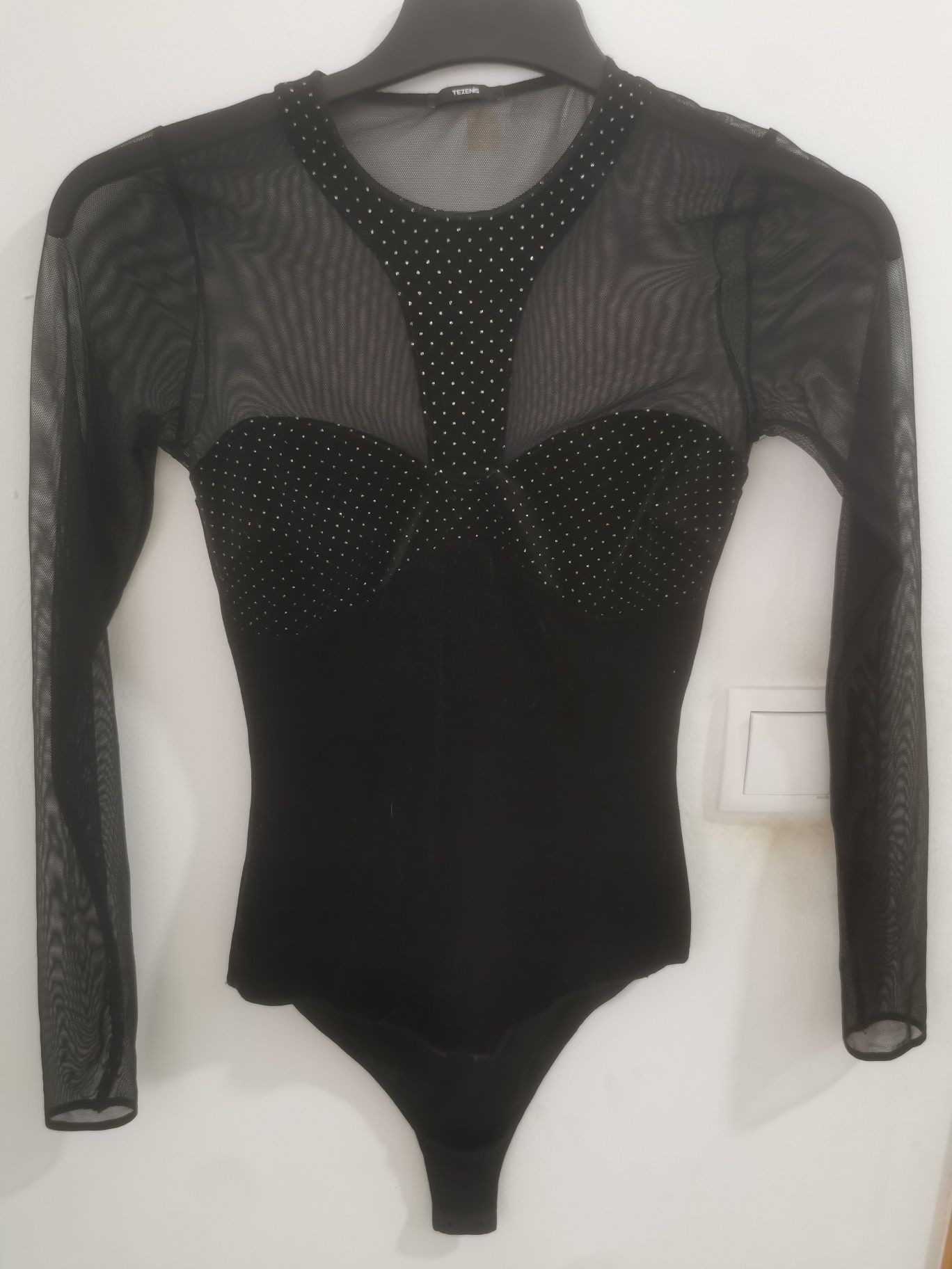Vendo Body Manga Comprida em Veludo