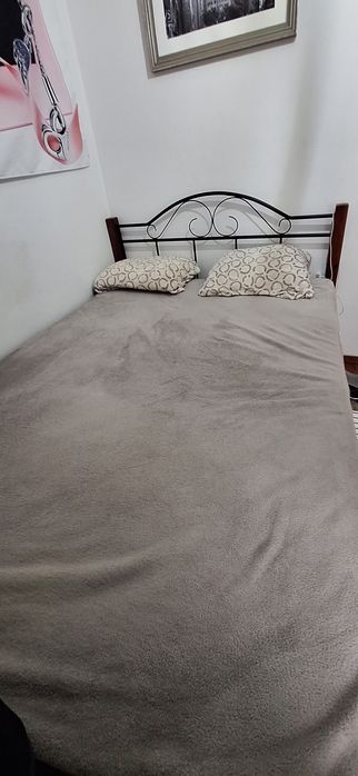 Cama de casal com colchão