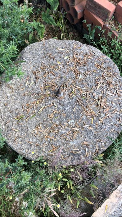 Mós em granito antigas