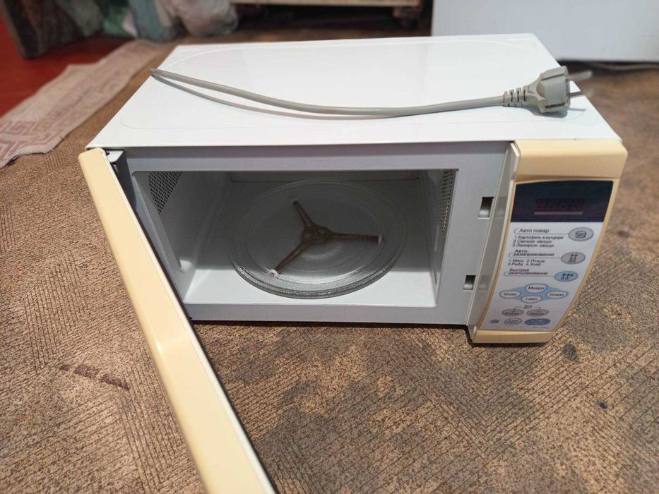 СВЧ микроволновка LG