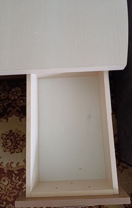 Угловой компьютерный стол