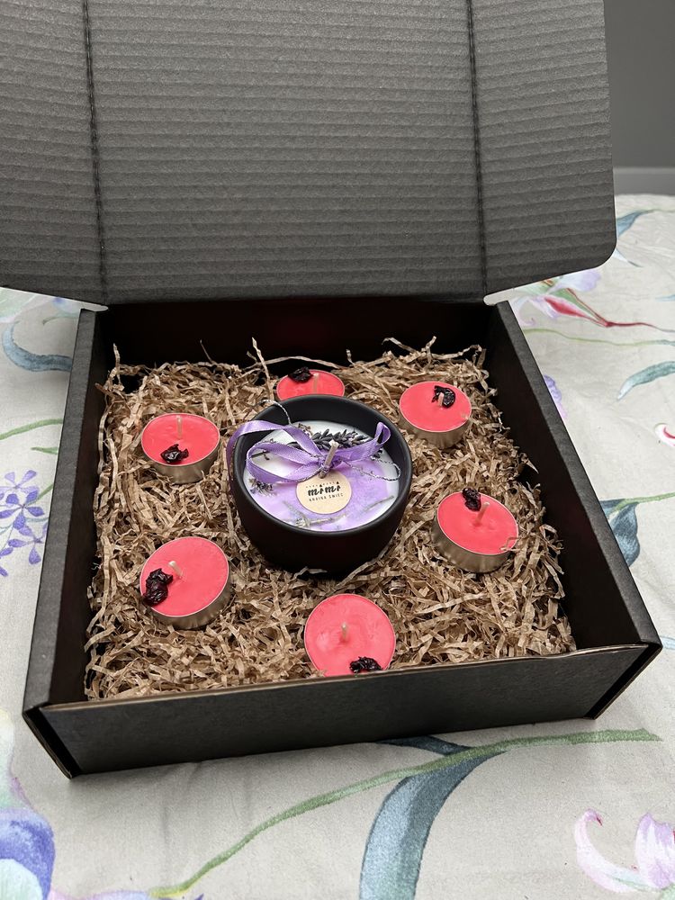Box prezentowy lawenda otoczona żurawiną