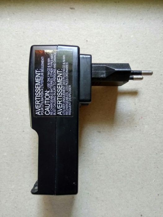 Зарядное устройство для AA/AAA аккумуляторов