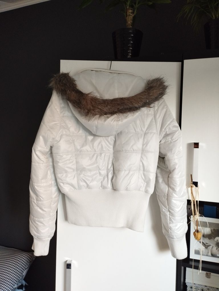 Biała kurtka rozmiar M