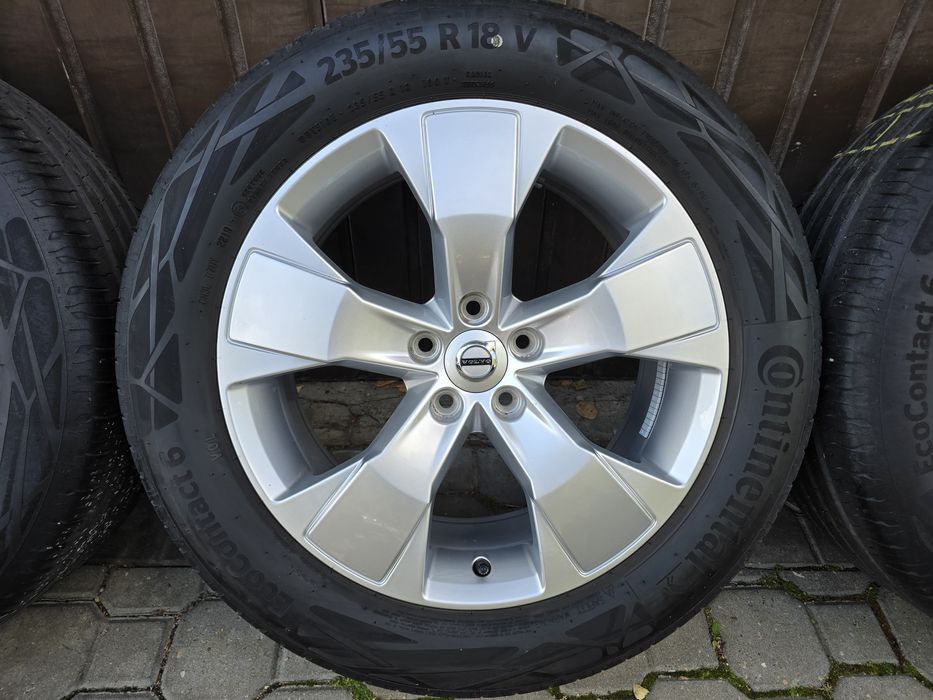 Felgi z oponami 235/55R18 Volvo XC40 5x108 EX30 Cross Country V90 Cros