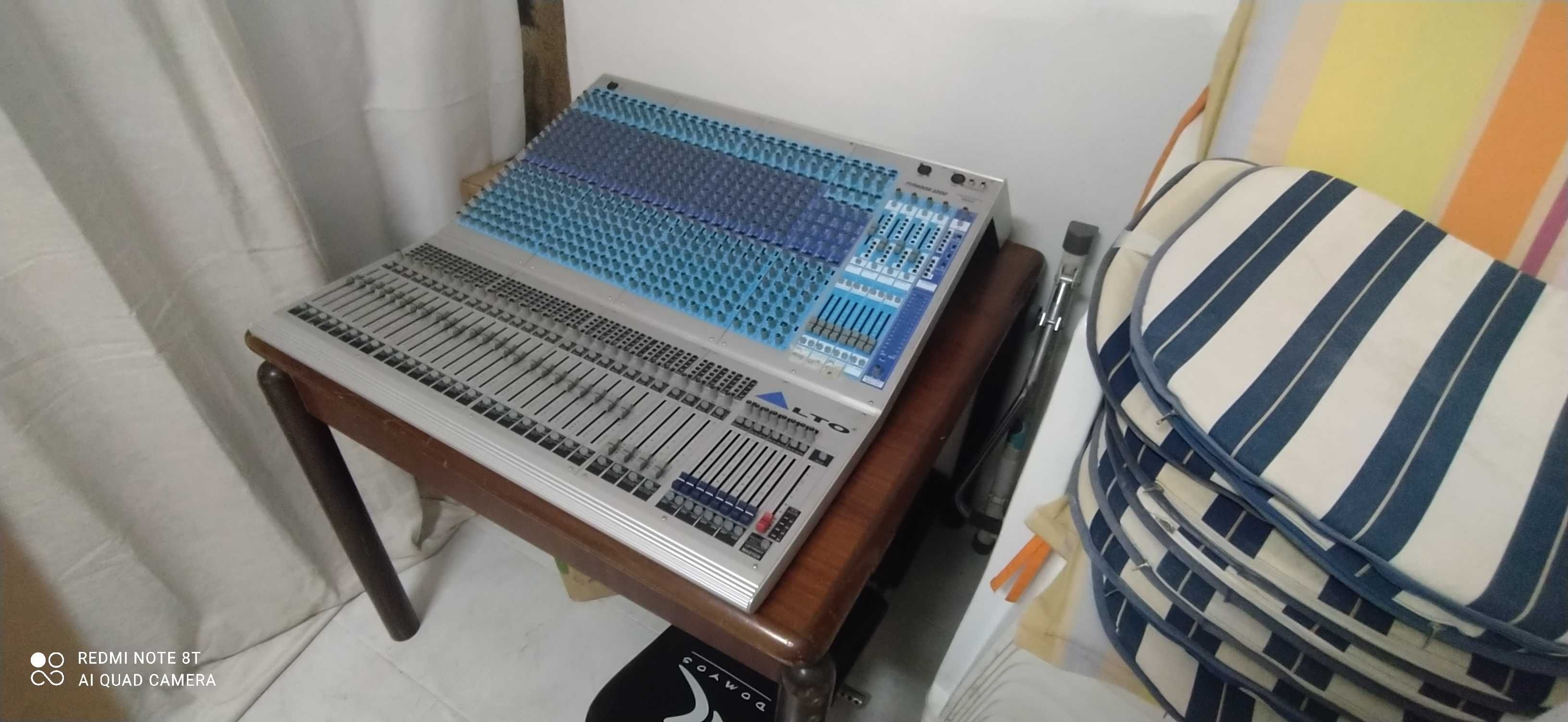 Mesa de mistura Alto Typhoon 3200