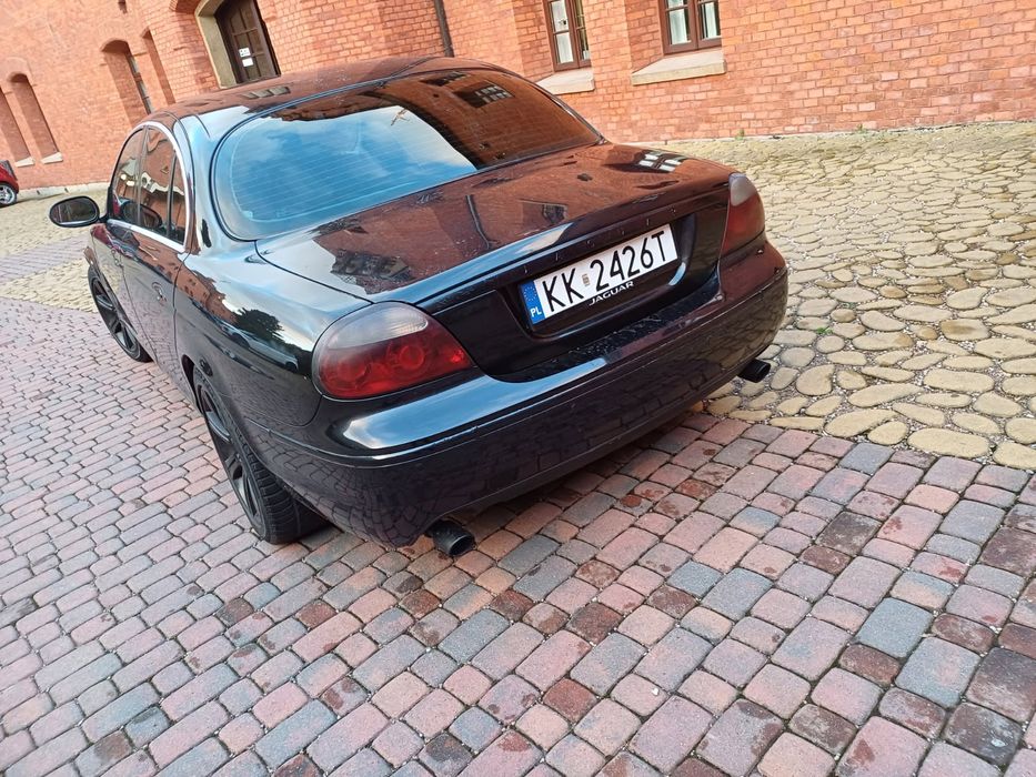 Jaguar S-type w bdb stanie.
