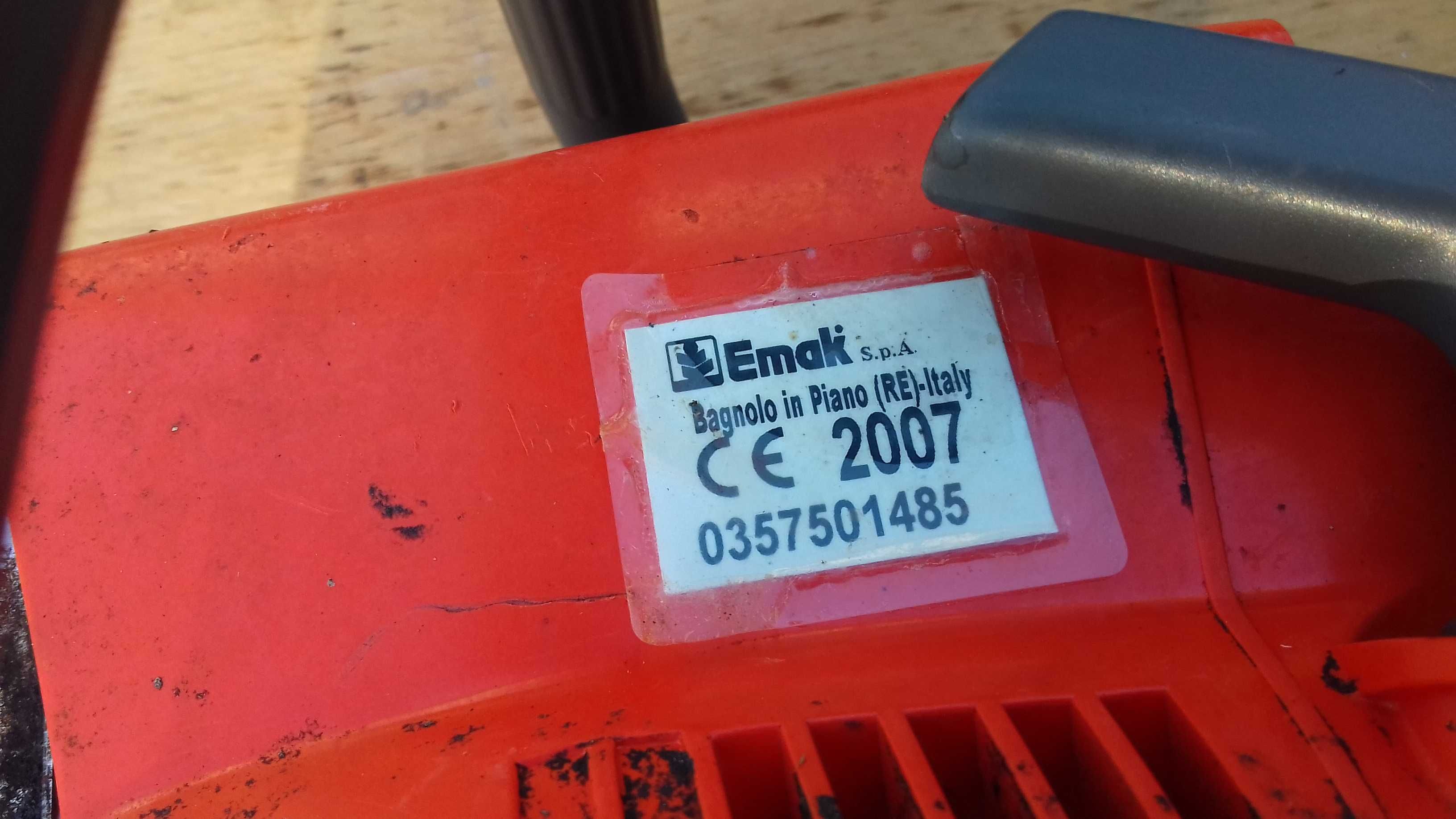 Stara piła spalinowa dla kolekcjonera Oleo Mac VAP49F