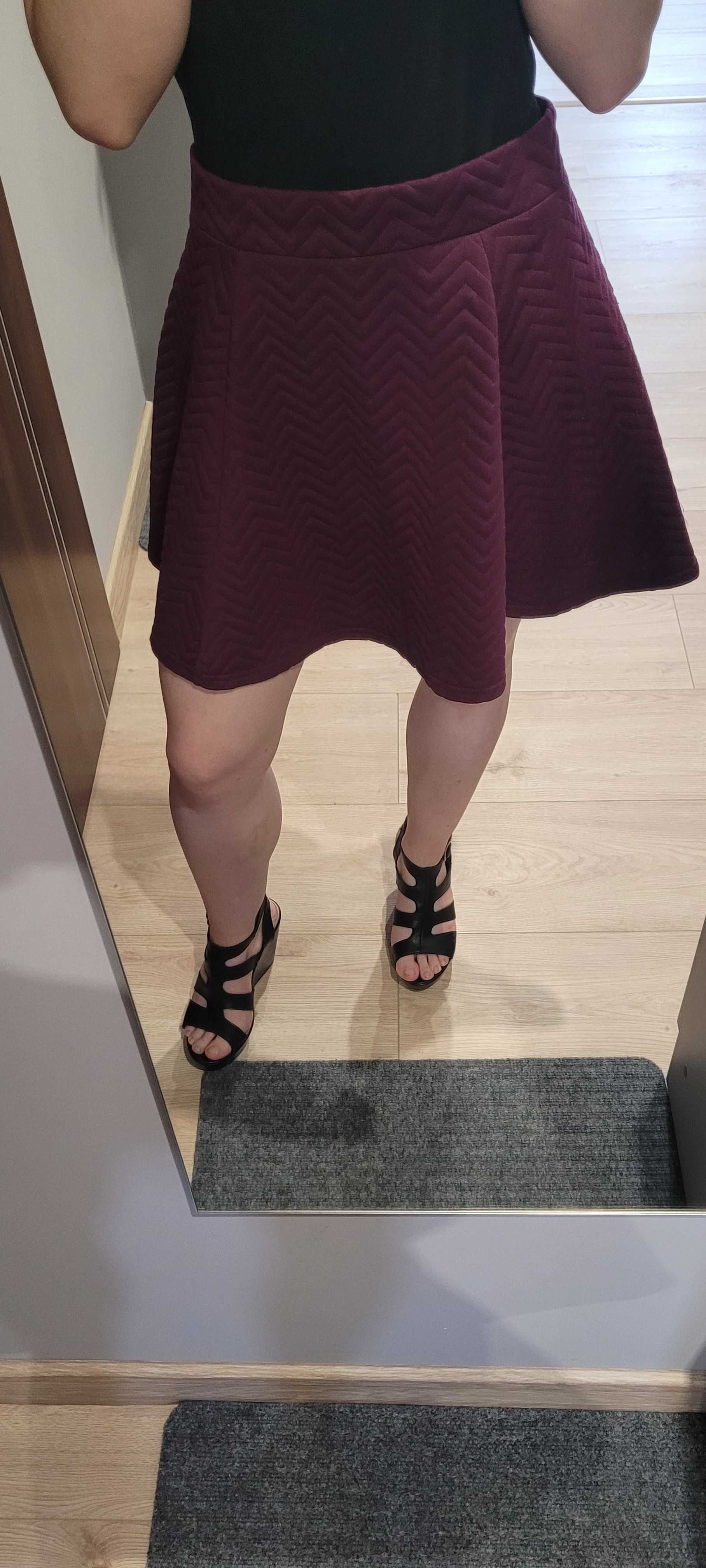 Fioletowa rozkloszowana spódniczka Divided H&M