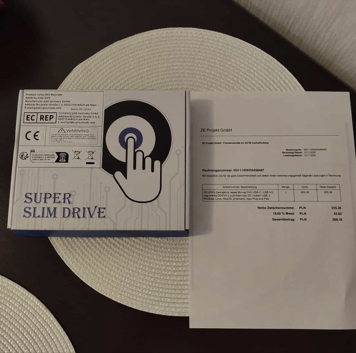 Nagrywarka CD/DVD z napędem Blu-ray.