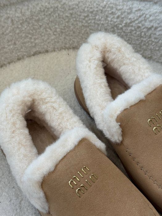 Тапки лофери miu miu замш 37,39р беж і коричневий колір