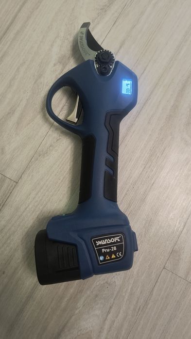 Swansoft pru 28 . Nowy sekator elektryczny.