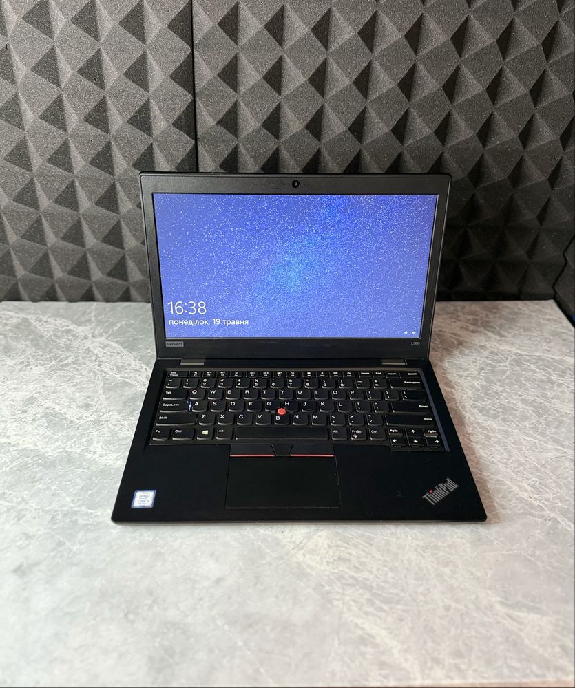 Ігровий Ноутбук Lenovo / 8GB DDR4 / intel i3 gen 8 / SSD m.2 nvme 256
