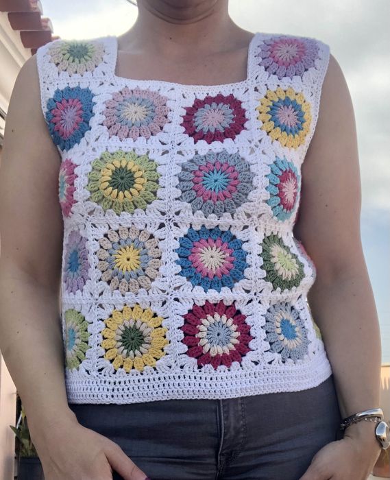 Colete colorido em crochet