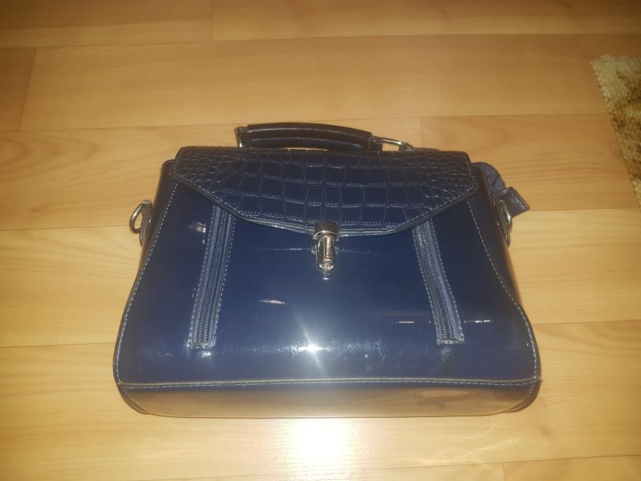 Сумка лакова синя