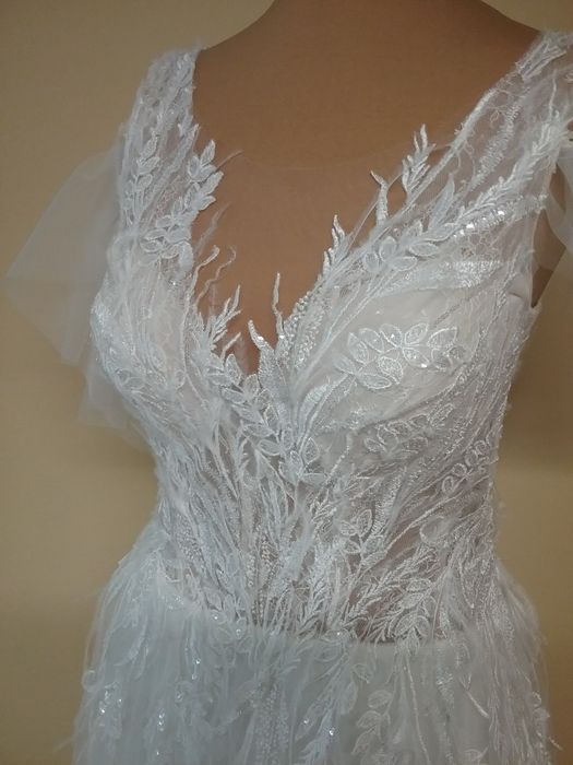 Suknia ślubna w kolorze ecru