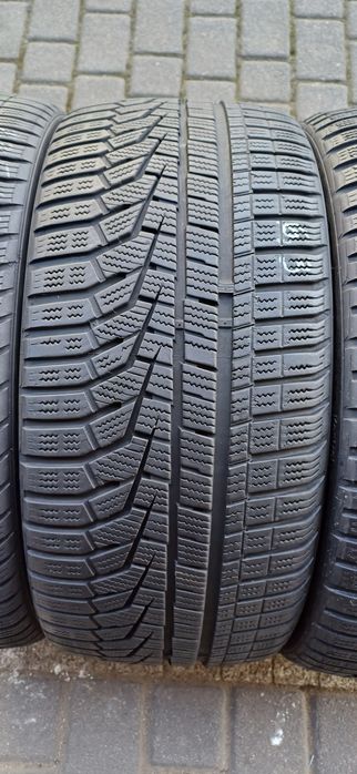 235/35R19 91W HANKOOK , komplet używanych opon zimowych.