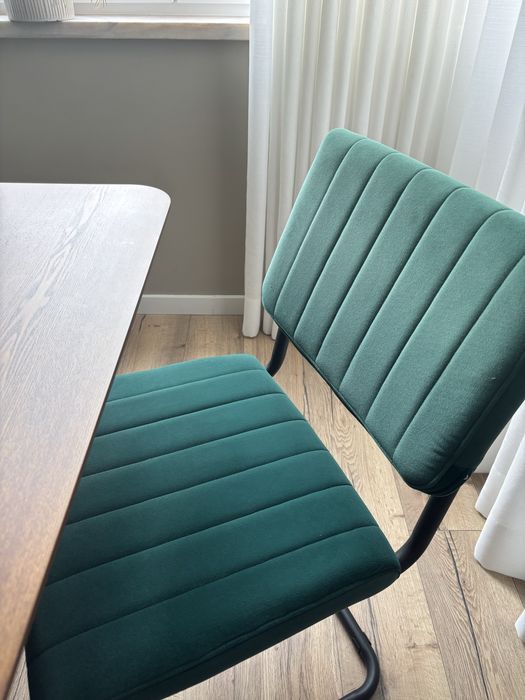 Cadeiras 6 verdes com pe em aço preto