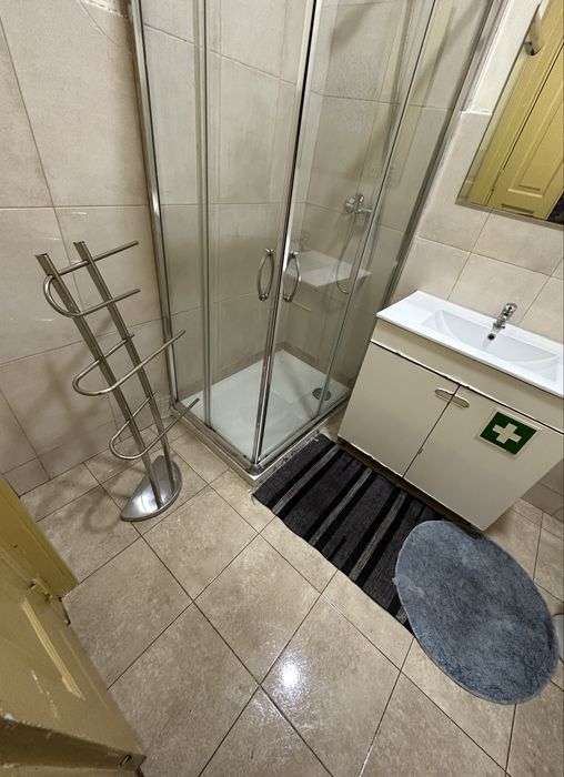 Quarto compartilhado junto à praça da Batalha