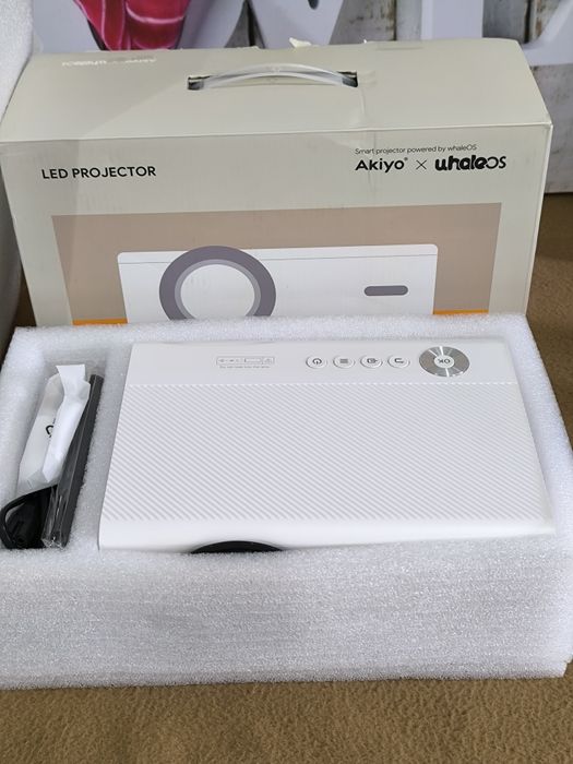 Projetor LED Inteligente AKIYO O9