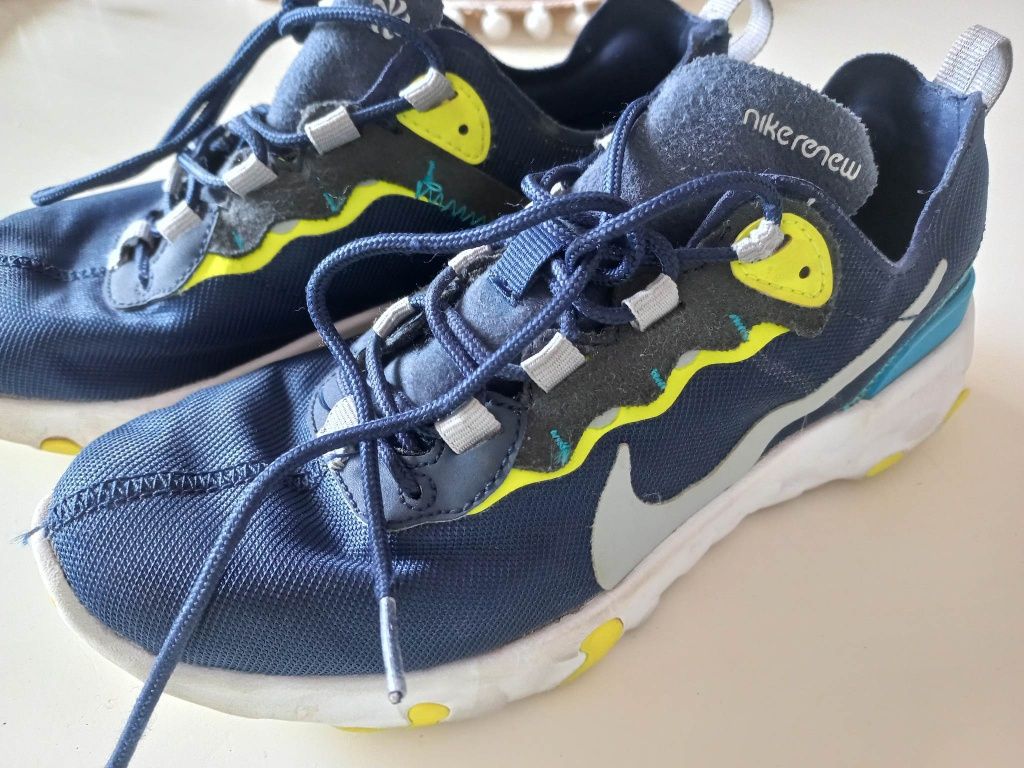 Sapatilha Nike React 36