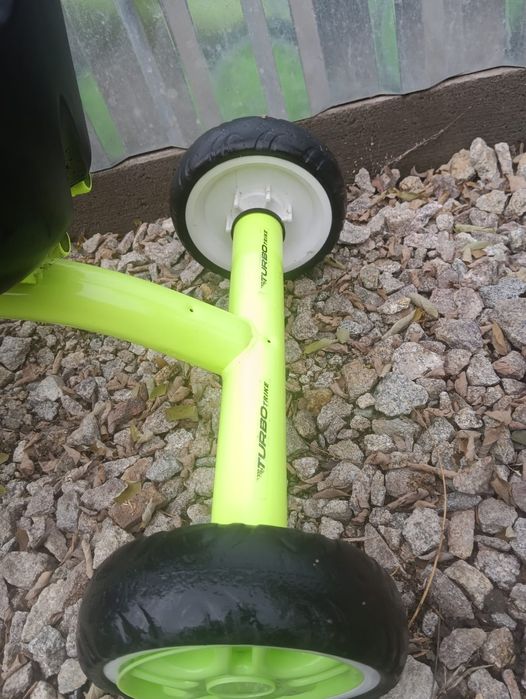 Дитячий триколісний велосипед