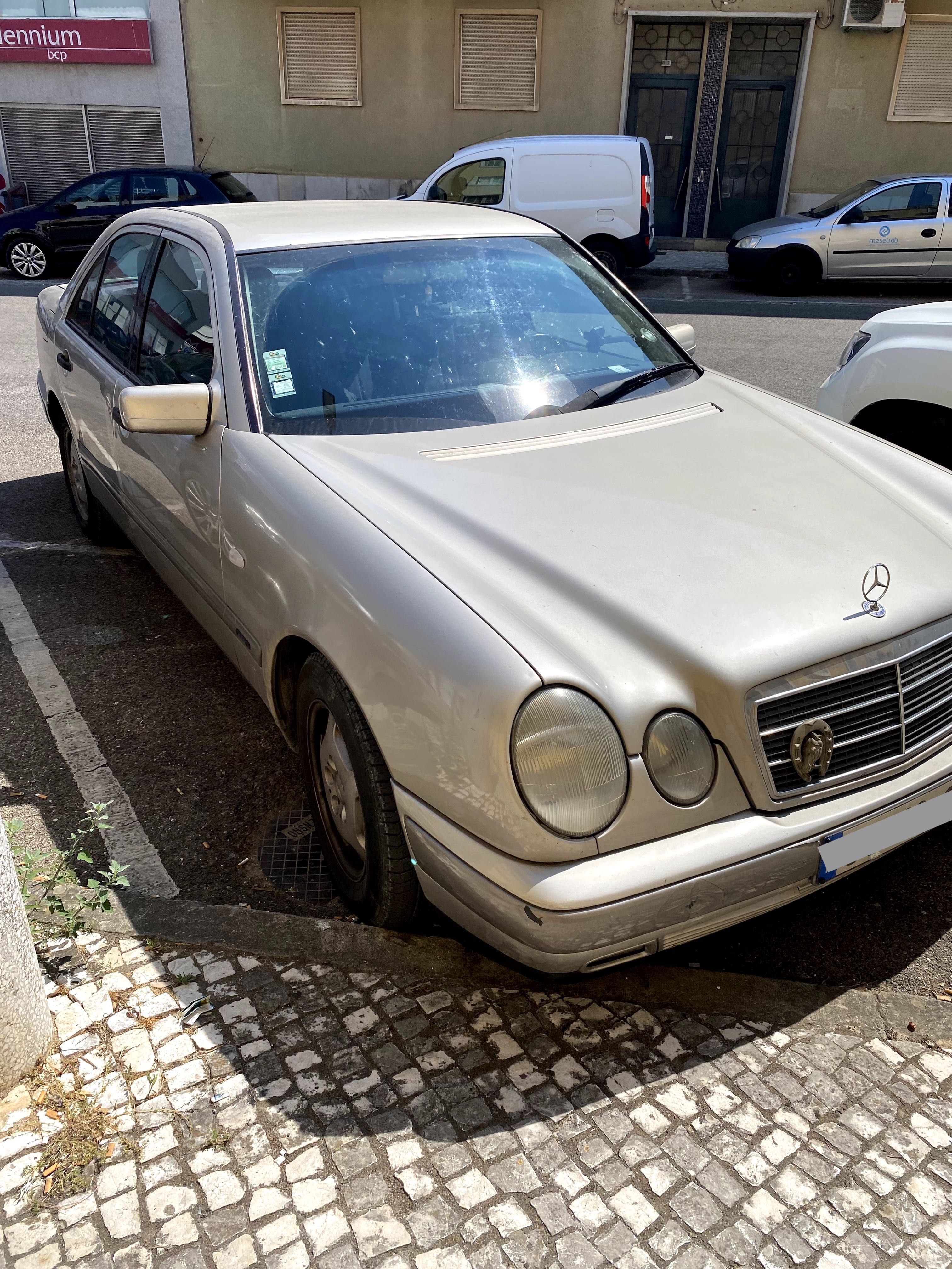 Mercedes Benz 220